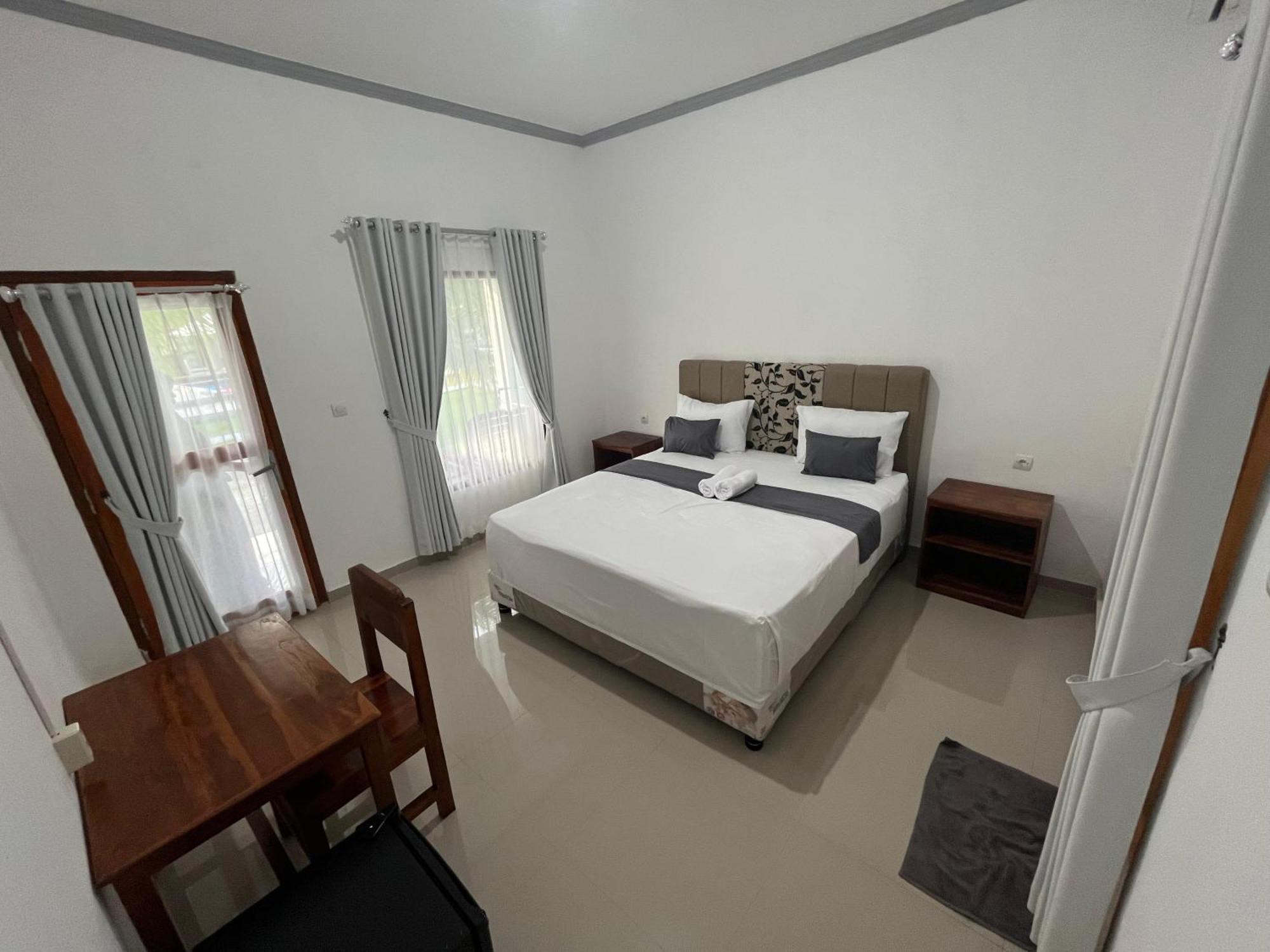 Kuta Lodge Homestay Exterior photo